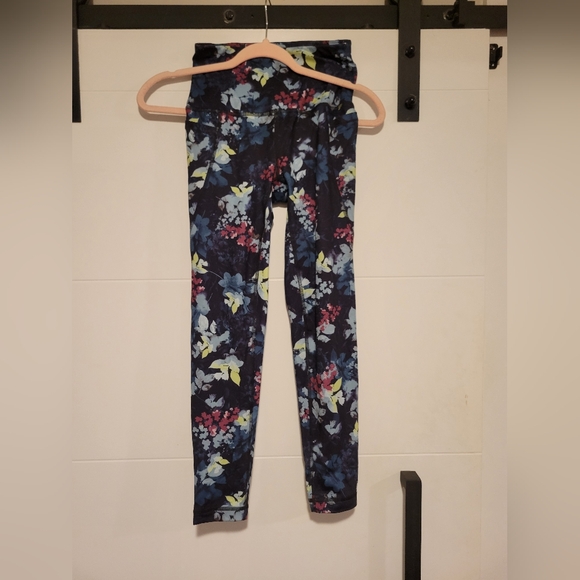 Athletic Works Unworn Floral Pattern Leggings Size XS - Picture 1 of 2